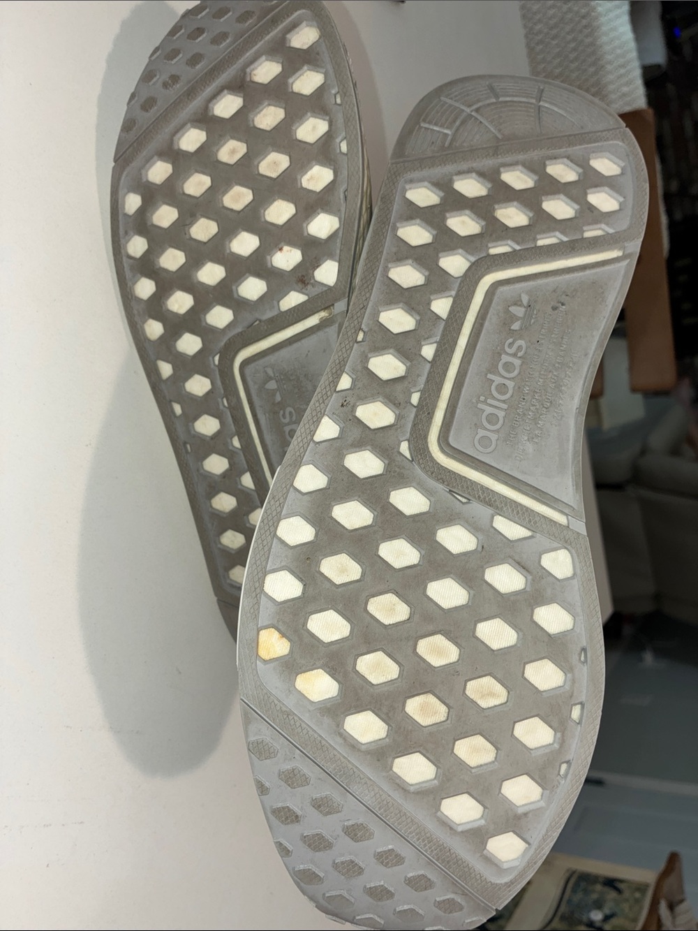 ADIDAS R1 Men’s White & Grey Athletic Sneakers Size 13. - Picture 8 of 9